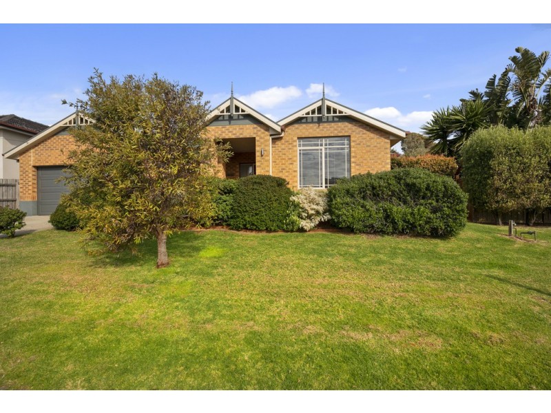 25 McRae Avenue, Cowes VIC 3922