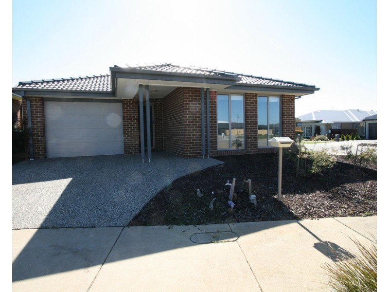 17 Seagrass Avenue, Cowes VIC 3922