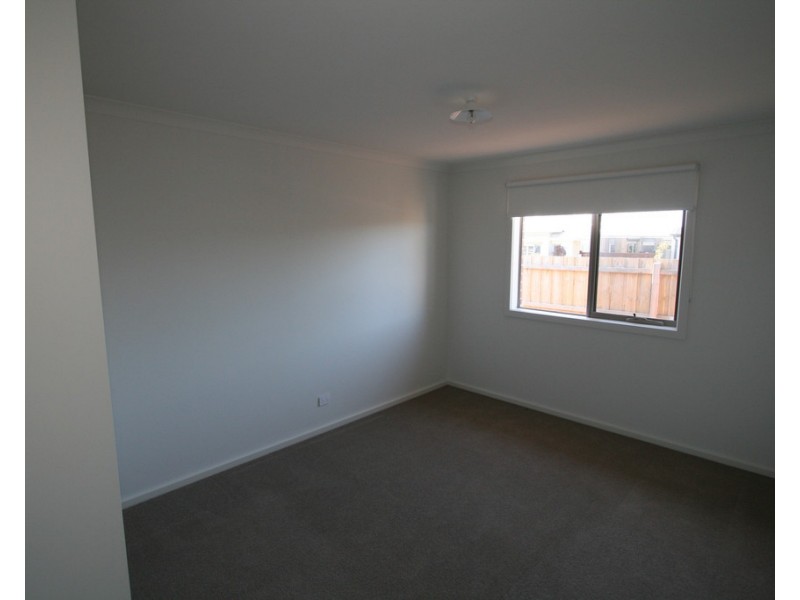 17 Seagrass Avenue, Cowes VIC 3922