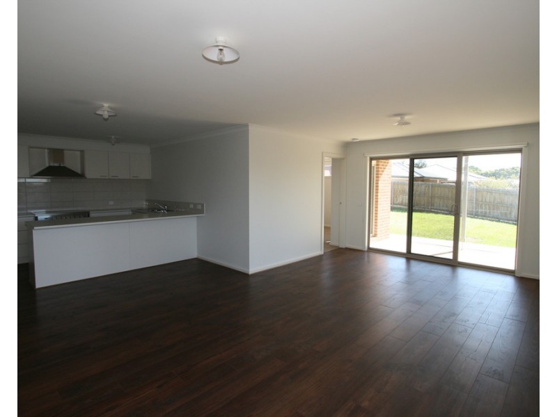 17 Seagrass Avenue, Cowes VIC 3922