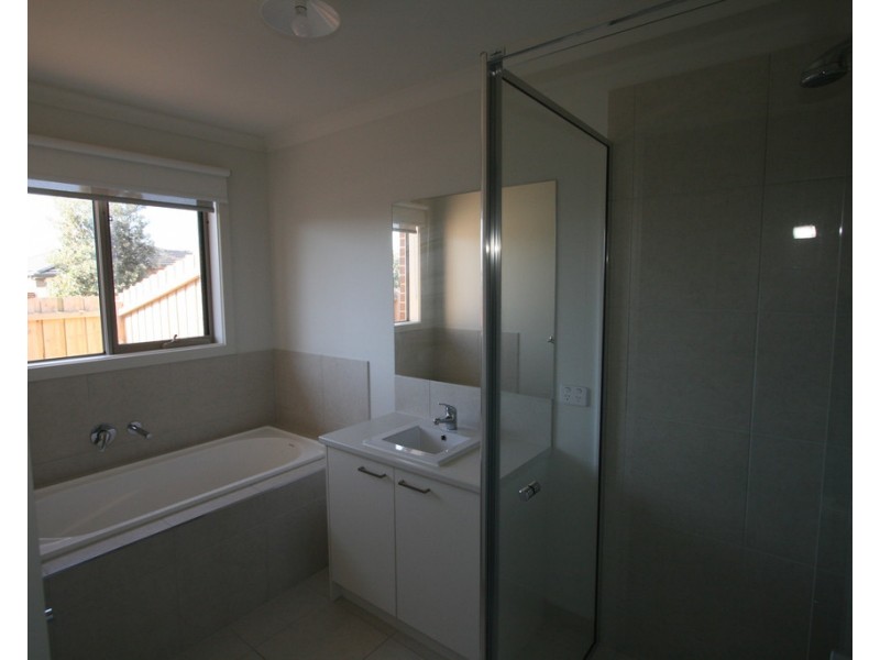 17 Seagrass Avenue, Cowes VIC 3922