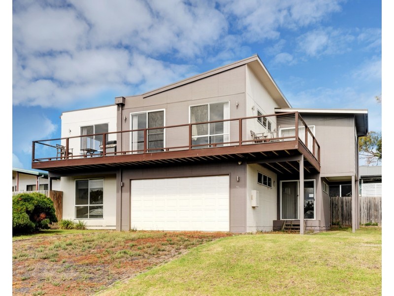 15 Lawrence Avenue, Cowes VIC 3922