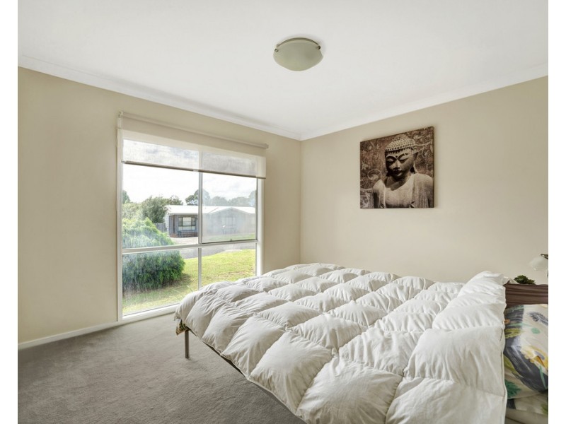 15 Lawrence Avenue, Cowes VIC 3922