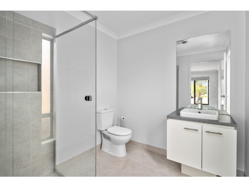 29 Castle Combe Circuit, Cowes VIC 3922