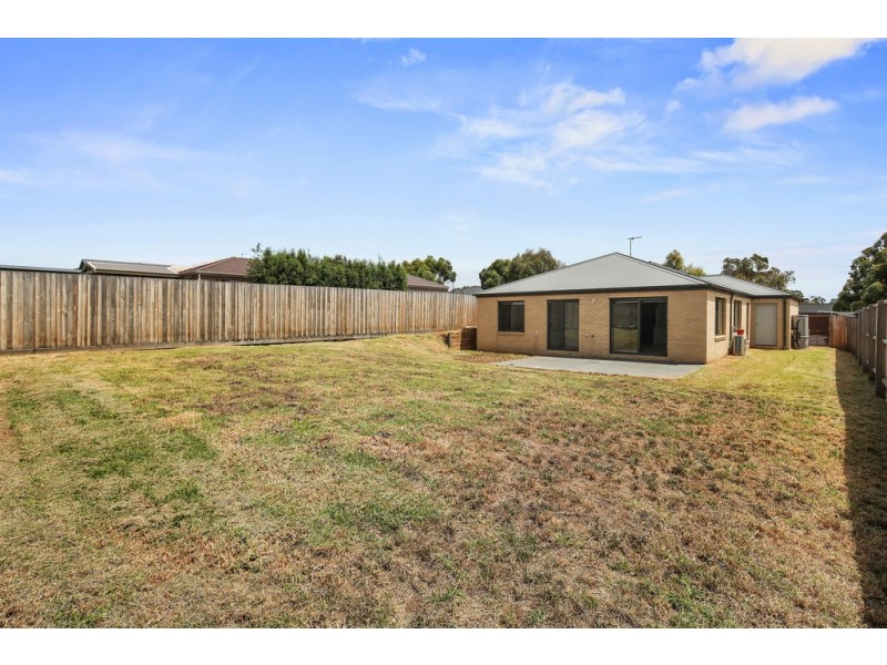 29 Castle Combe Circuit, Cowes VIC 3922