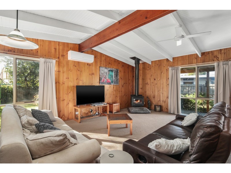 9 Robert Drive, Cowes VIC 3922