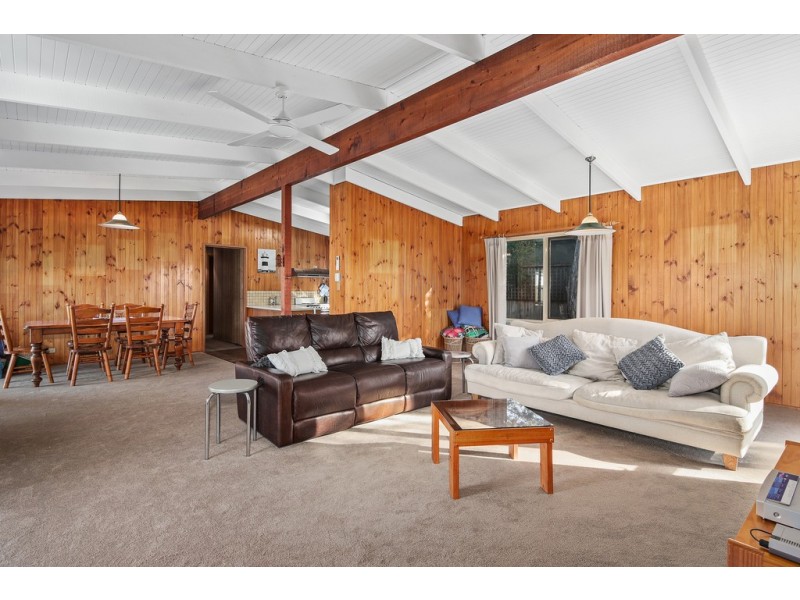 9 Robert Drive, Cowes VIC 3922