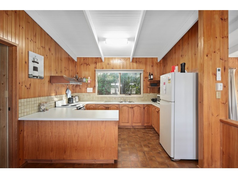 9 Robert Drive, Cowes VIC 3922