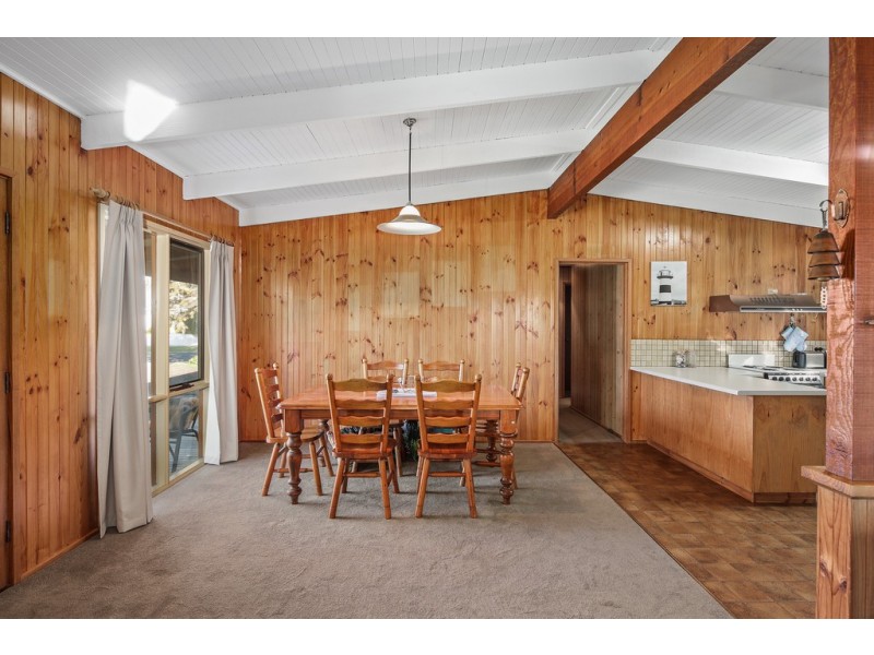 9 Robert Drive, Cowes VIC 3922