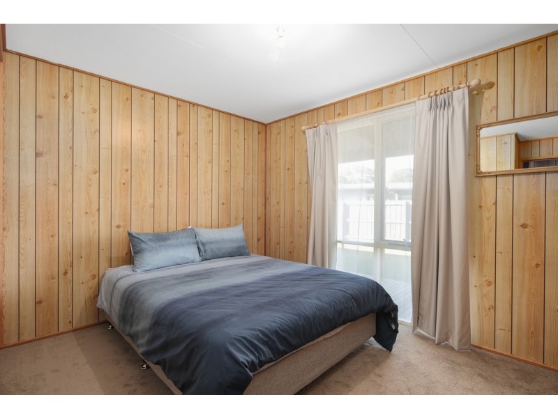 9 Robert Drive, Cowes VIC 3922