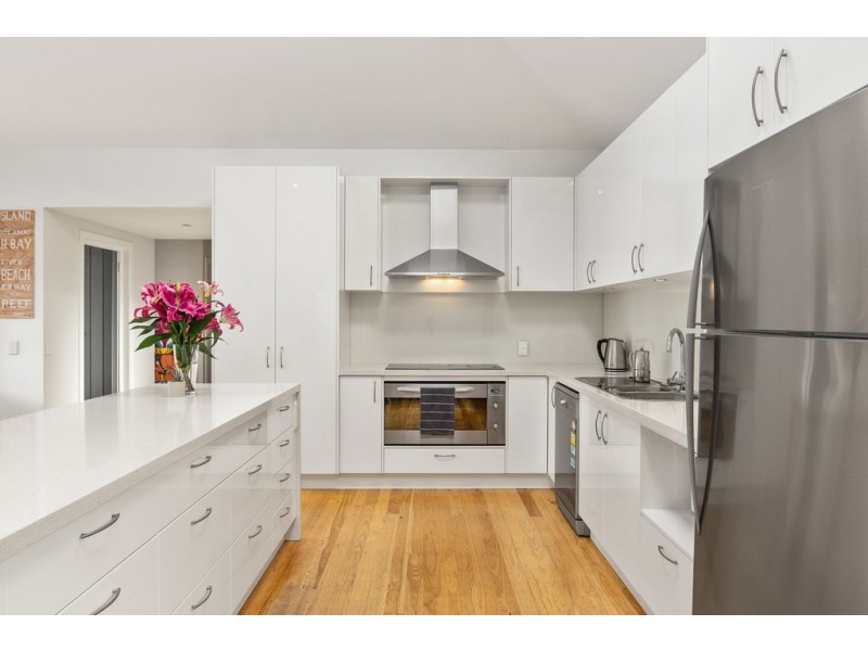 1 Eucalypt Close, Cowes VIC 3922