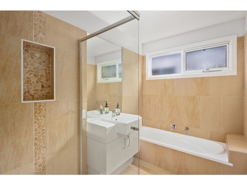 1 Eucalypt Close, Cowes VIC 3922