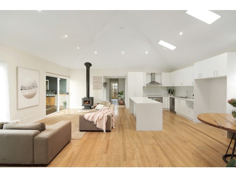 1 Eucalypt Close, Cowes VIC 3922
