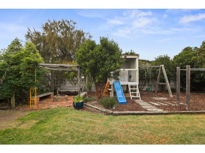 1 Eucalypt Close, Cowes VIC 3922