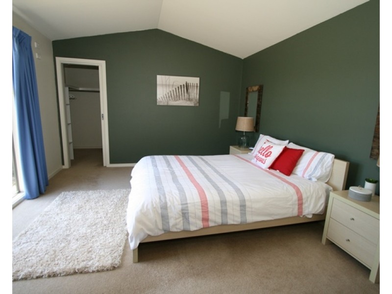 19 Norman Drive, Cowes VIC 3922