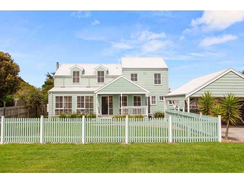 11 Malcalm Avenue, Surf Beach VIC 3922