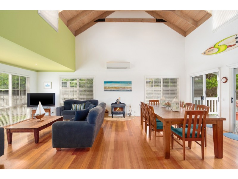 11 Malcalm Avenue, Surf Beach VIC 3922