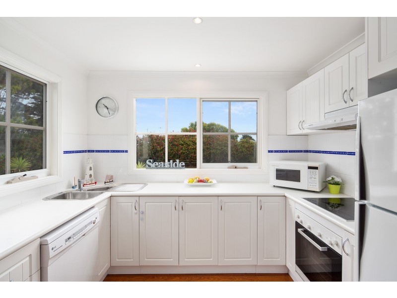 11 Malcalm Avenue, Surf Beach VIC 3922