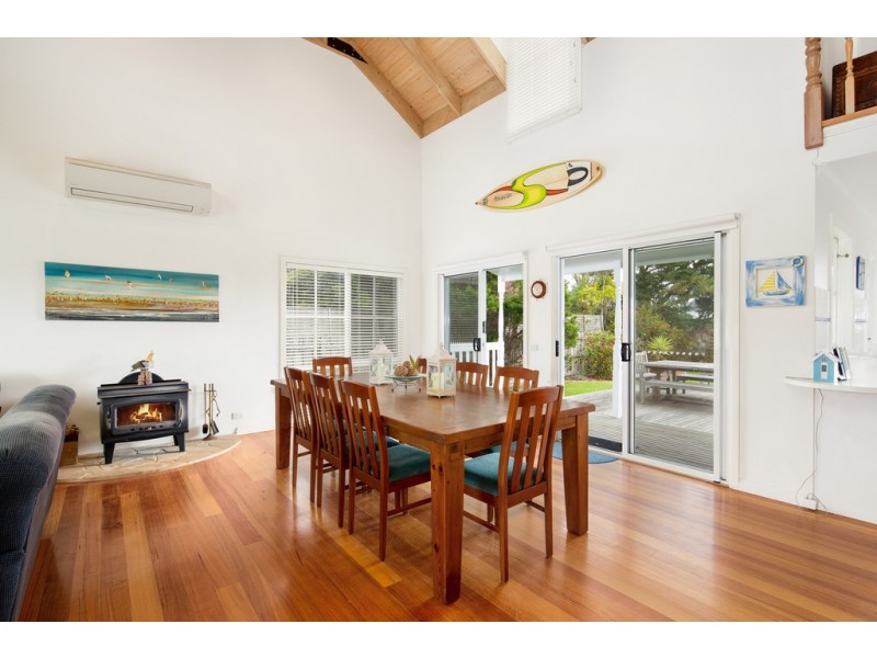 11 Malcalm Avenue, Surf Beach VIC 3922