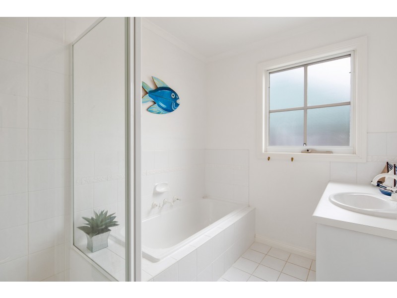 11 Malcalm Avenue, Surf Beach VIC 3922