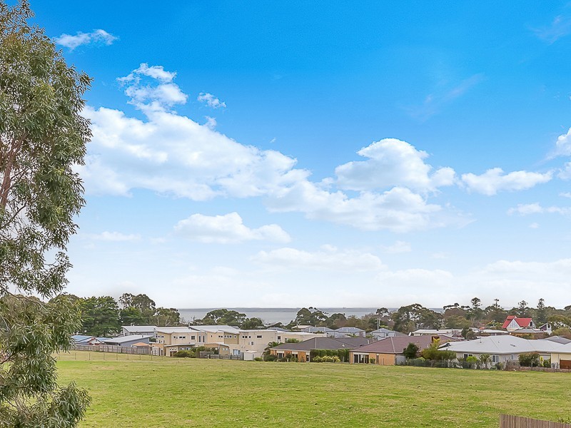 16 Anthony Court, Cowes VIC 3922