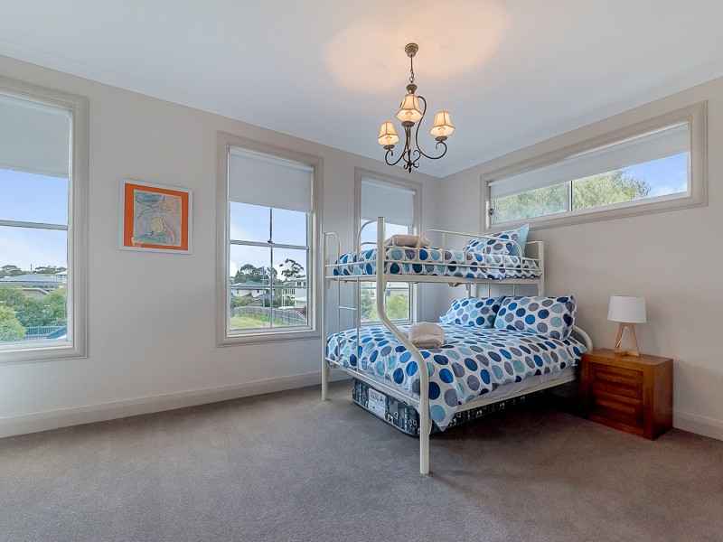 16 Anthony Court, Cowes VIC 3922