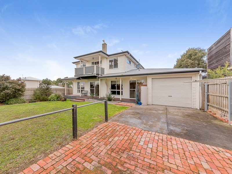 16 Anthony Court, Cowes VIC 3922