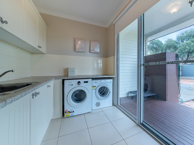 16 Anthony Court, Cowes VIC 3922