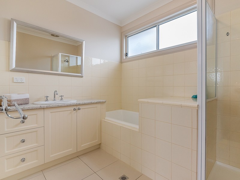 16 Anthony Court, Cowes VIC 3922