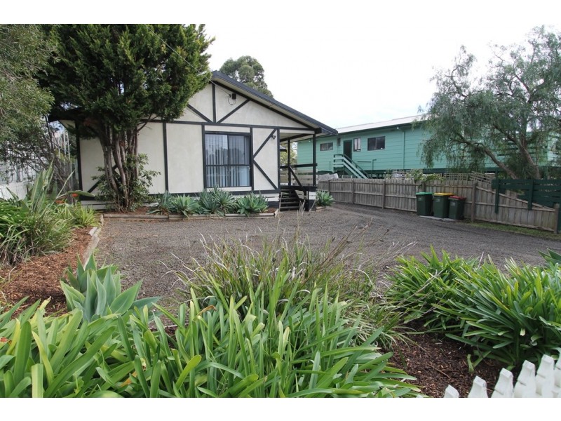 10 Scenic Drive, Cowes VIC 3922