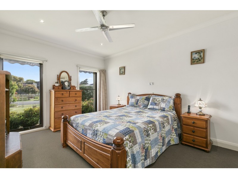 6 Roderick Close, Cowes VIC 3922