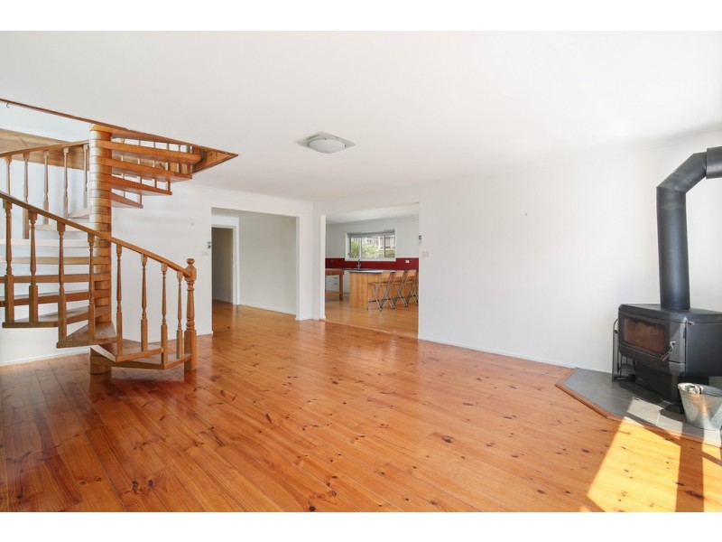 3 McRae Avenue, Cowes VIC 3922