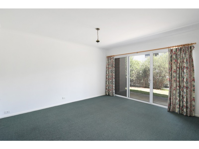 3 McRae Avenue, Cowes VIC 3922