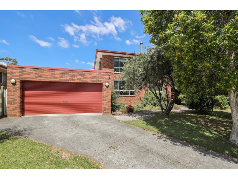 3 McRae Avenue, Cowes VIC 3922