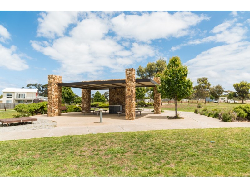 14 Kembla Road, Cowes VIC 3922