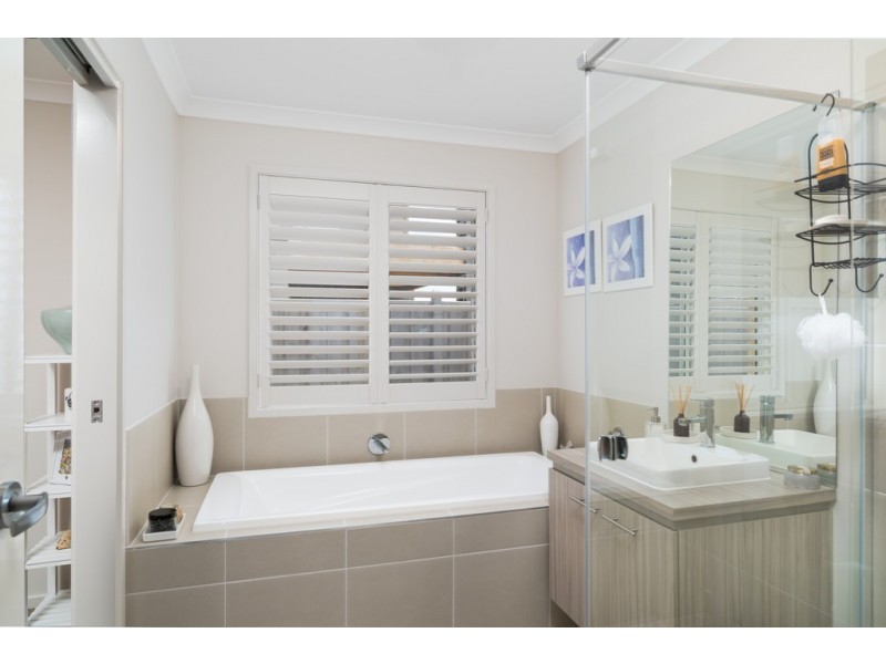 14 Kembla Road, Cowes VIC 3922