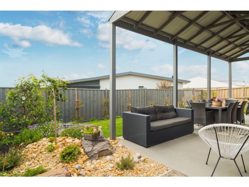 14 Kembla Road, Cowes VIC 3922