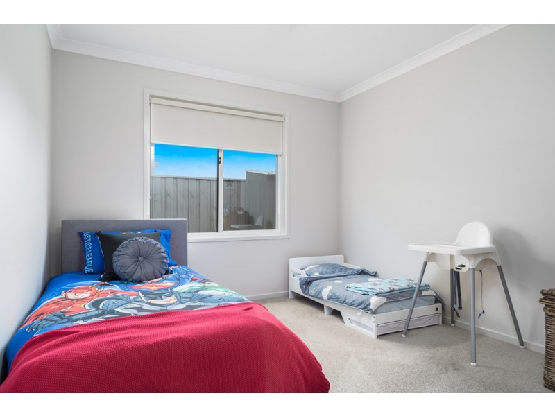 14 Kembla Road, Cowes VIC 3922