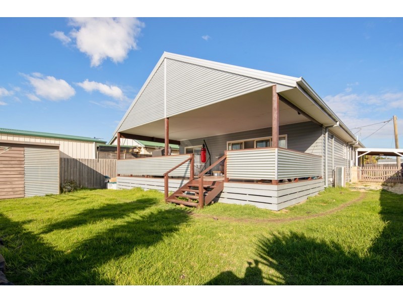 2 Pinedale Avenue, Cape Woolamai VIC 3925