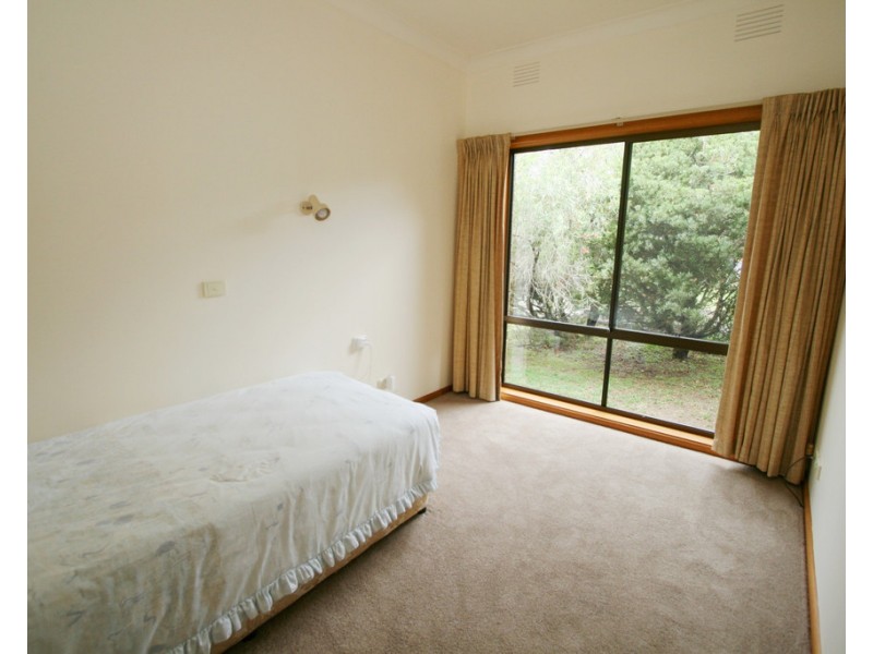 8 Gordon Street, Cowes VIC 3922