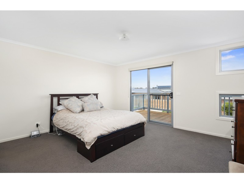 15 Waterford Drive, Cowes VIC 3922