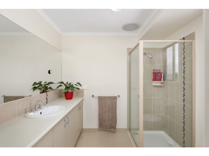 15 Waterford Drive, Cowes VIC 3922