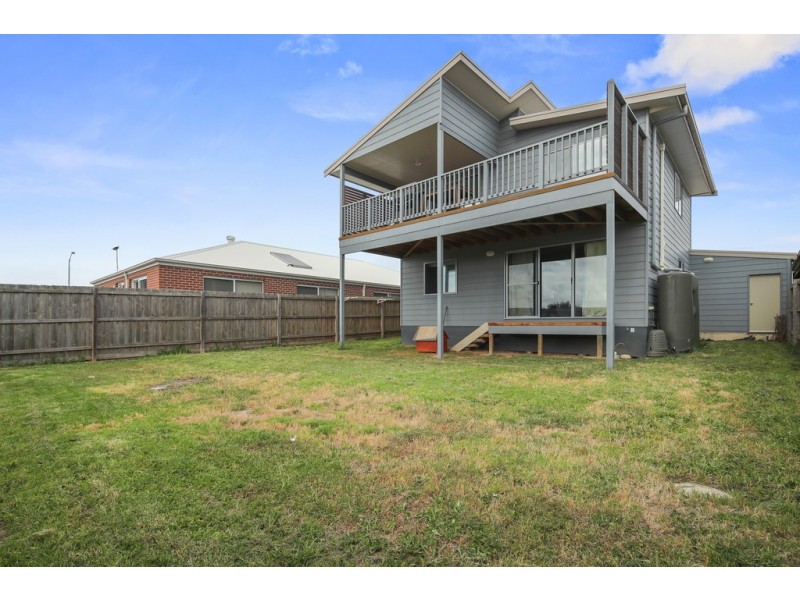 15 Waterford Drive, Cowes VIC 3922