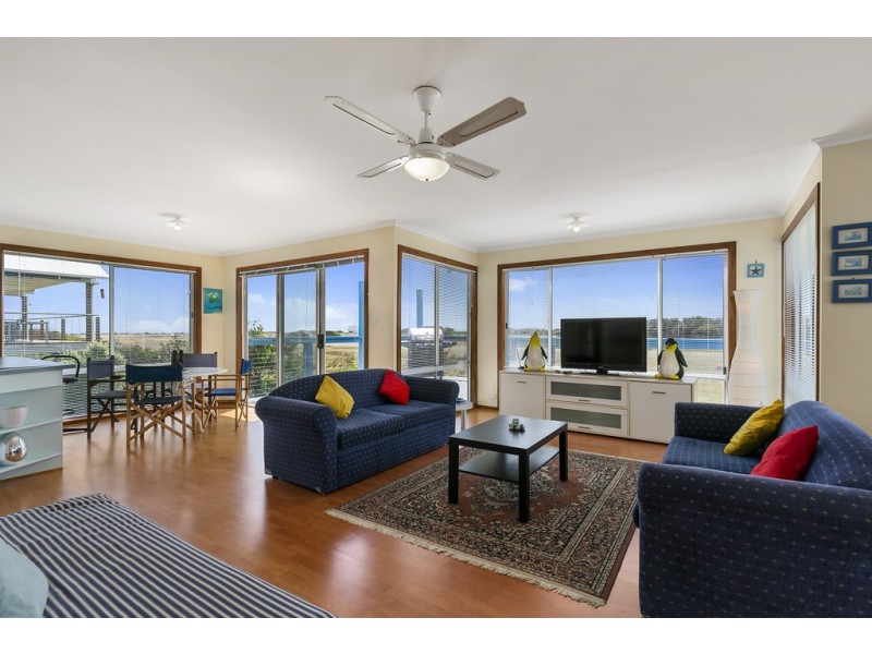 2 Milton Street, Cape Woolamai VIC 3925