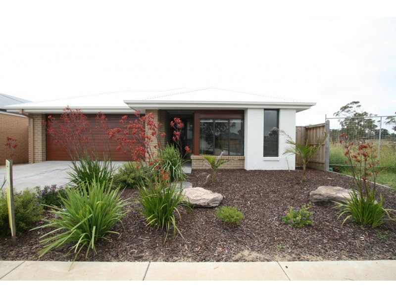 19 Curlew Way, Cowes VIC 3922