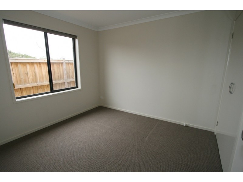 19 Curlew Way, Cowes VIC 3922