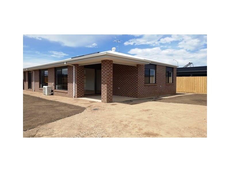 60 Boardwalk Boulevard, Cowes VIC 3922
