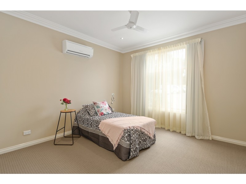 1/1a Leslie Avenue, Cowes VIC 3922