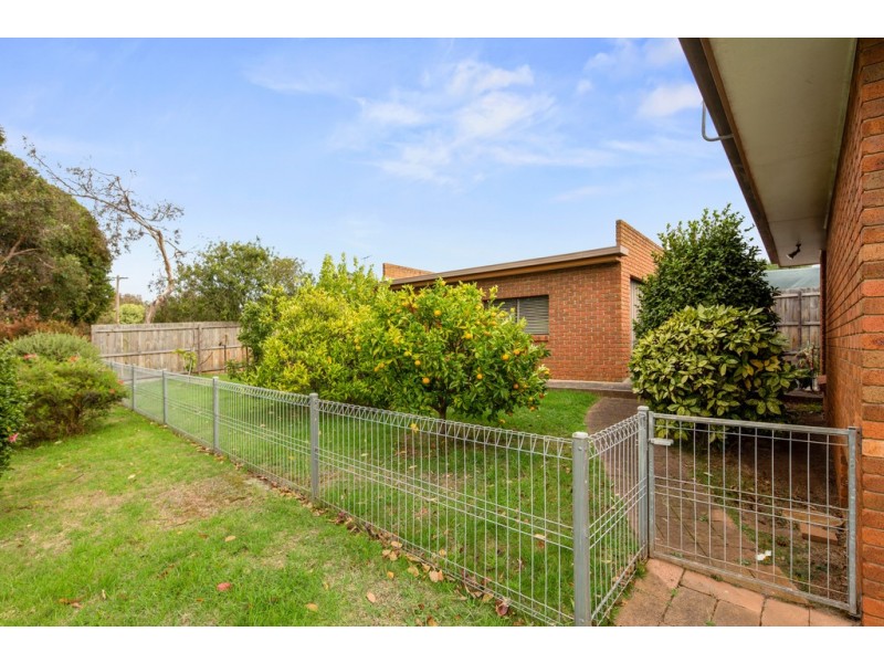 1 West Court, Cowes VIC 3922