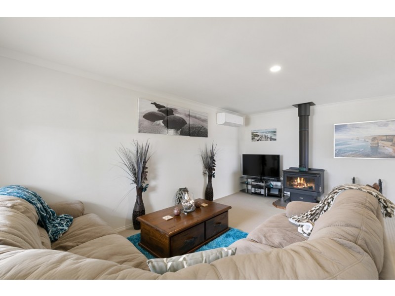 4 Waldorf Road, Cowes VIC 3922
